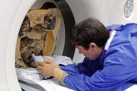 اخبار , اخبار علمی,کشف جسد مومیایی,جسد مومیایی داخل مجسمه