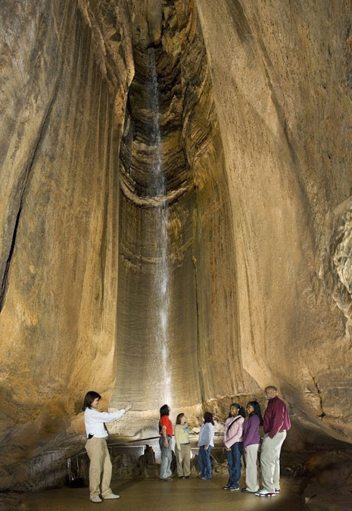 زیبا ترین آبشار زیر زمینی دنیا +عکس