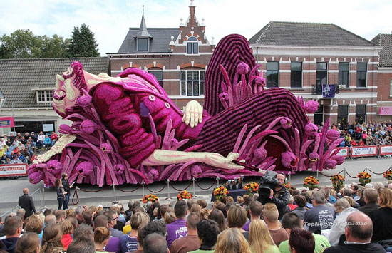 رژه گل ها در هلند با موضوع آثار ون گوگ