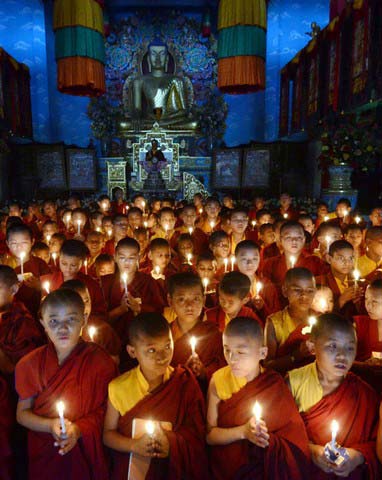 دعا برای صلح در معبدی در هند