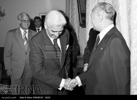 ورود آخرین سفیر امریکا به تهران - سال 56 (عکس)