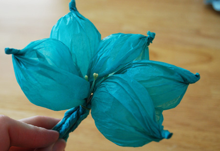نحوه ساخت گل های کاغذی, ساخت گل با دستمال کاغذی