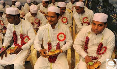 لباسهای یک شکل عروسهای هندی 