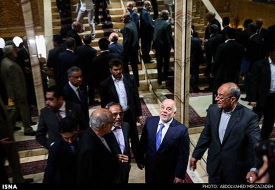 نخست وزیر عراق محو تماشای کاخ مرمر (عکس)