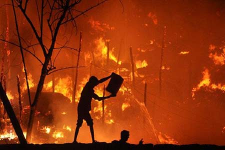 تصاویر,تصاویر زیبا,تصاویر روز,آتش سوزی در هند,عکس
