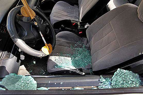 عکس: سرقت از ماشین بازیکن پرسپولیس