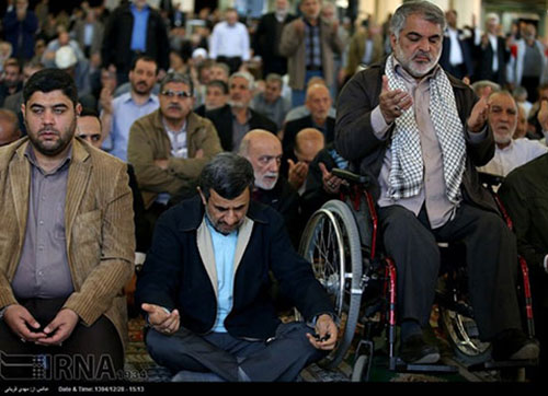 احمدی نژاد در آخرین نماز جمعه سال 94