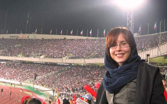 عكس روز: دختر ایرانی در ورزشگاه آزادی