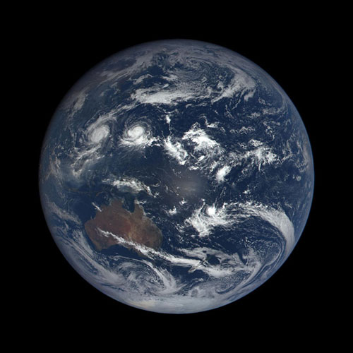 نمایش زنده‌ی تصویر زمین از سایت ناسا