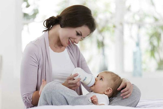 چگونه کودک خود را از شیر بگیریم؟
