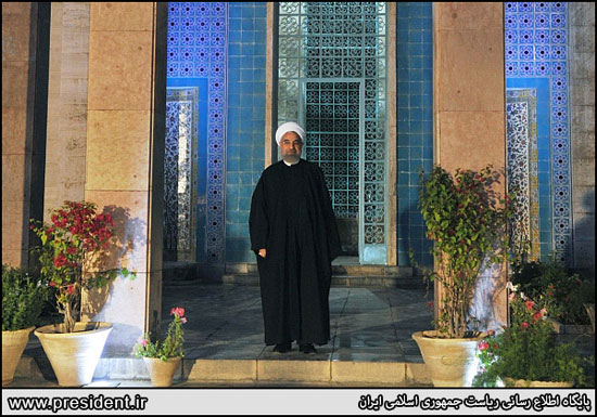 بازدید دکتر روحانی از آرامگاه سعدی شیرین‌سخن