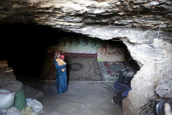 زندگی خانواده های سوری در غارها