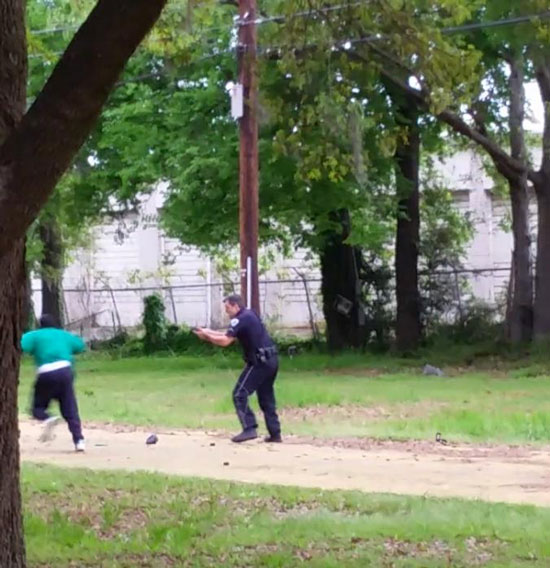 (تصاویر) لحظه شلیک پلیس امریکا به مردسیاه‌پوست