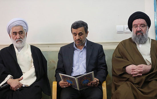 عکس: احمدی‌ نژاد در بزرگداشت صیاد شیرازی