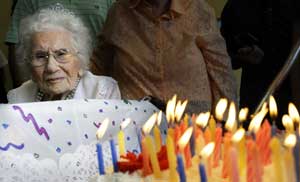 مسن ترین زن جهان ۱۱۵ ساله شد