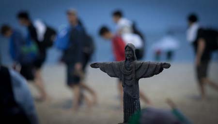 مراسم اقرار نمادین به گناه در روز جهانی جوانان در ریودوژانیرو برزیل
