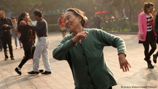 رقص دردسرساز در خیابان‌های چین
