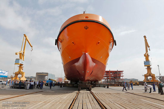 عکس: به آب انداختن نخستین کشتی دریا پاک ۱