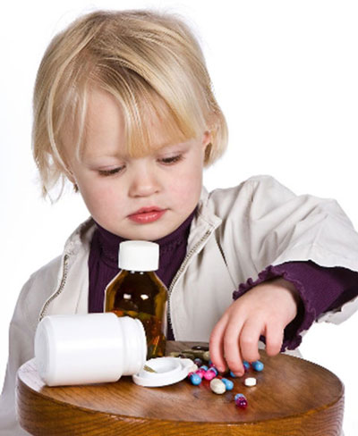 چگونه به کودکان خود دارو بدهیم؟
