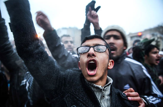 (تصاویر) برخورد پلیس با تجمع انصار حزب‌الله در مشهد