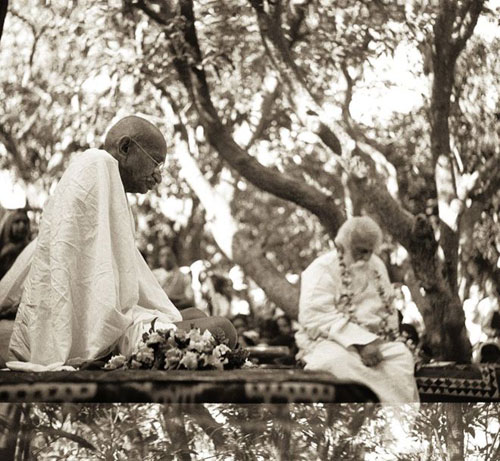 (تصاویر) آلبوم کمیاب از 10سال آخر عمر گاندی