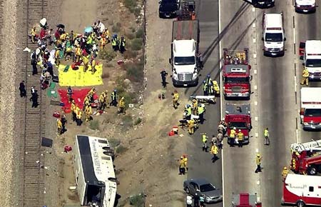 حادثه ای با 50 مجروح در کالیفرنیا، آمریکا