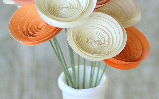 شیوه ساختن گل رز کاغذی رنگی