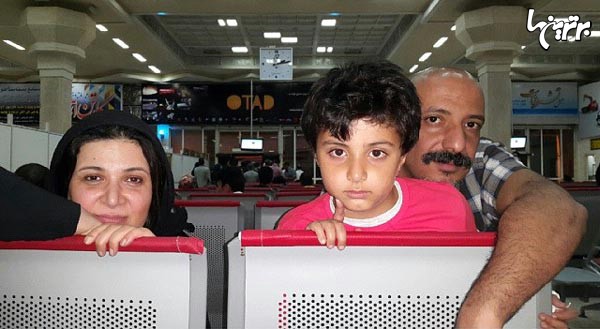 عکس: امیر جعفری و خانواده در فرودگاه