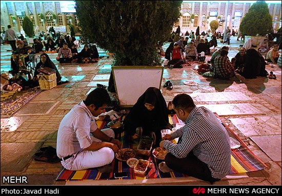 عکس: شب آرزوها در حرم عبدالعظیم (ع)