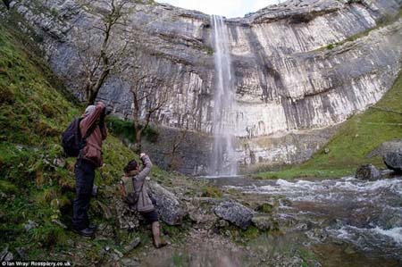 اخبار , اخبار گوناگون,زنده شدن آبشاری بعد از 200 سال,زنده شدن آبشار عظیم