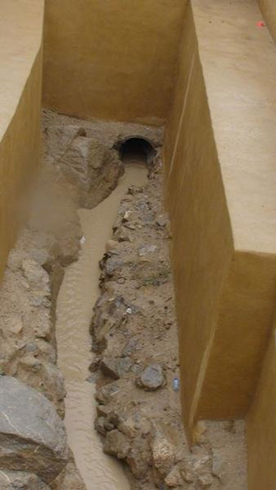 عکس: آب‌‌راهه تاریخی تخت جمشید را نجات داد