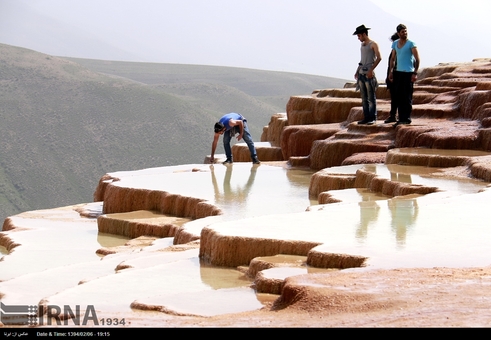 تخریب چشمه‌های تاریخی باداب سورت