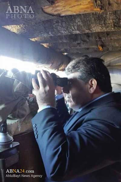 تصویری از نخست‌ وزیر سوریه پشت تیربار