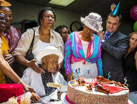 عکسهای جالب,تصاویر دیدنی,تولد پیرترین زن جهان