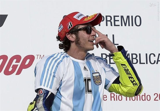 عکس: جشن قهرمانی با پیراهن مارادونا