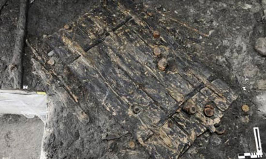 یک «در» پنج هزار ساله در زوریخ سوئیس از دل خاک بیرون آورده شد