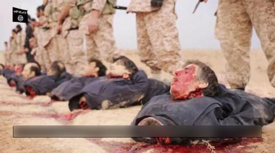 داعش سربازی سوری را سر برید +عکس‬(16+)