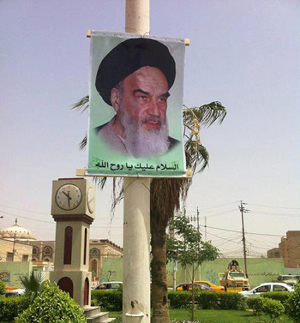 کتک کاری در پارلمان عراق بر سر نصب تصاویر رهبران ایران در بغداد