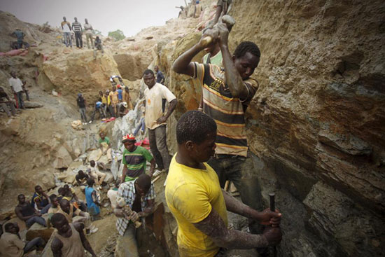 استخراج طلا در ساحل عاج