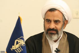 درخواست احمدی نژاد از رهبری برای حکم حکومتی, صلاحیت رحیم مشایی
