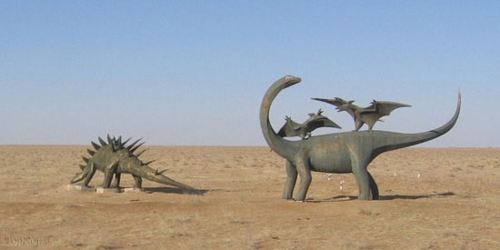 صحرای دایناسور ها در چین +عکس
