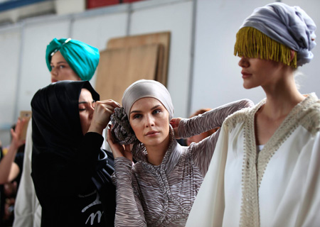 شیک ترین لباس های محجبه در هفته مد اسلامی, عکس هایی از مدلینگ ها در هفته مد در استانبول