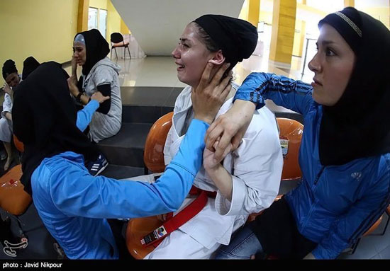عکس: اشک دختران ایرانی را درآوردند