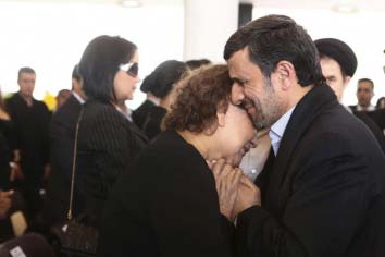 احمدی نژاد و مادر چاوز,ماجرای مادر چاوز
