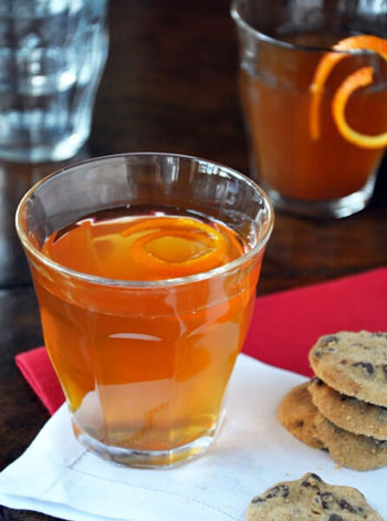 نوشیدنی داغ فوق العاده خوشمزه زمستانی سیب و پرتقال