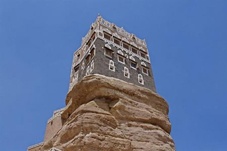 دارالحجر,قصر دارالحجر,دیدنیهای یمن
