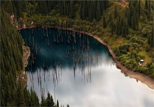 عجیب‌ترین دریاچه جهان +تصاویر