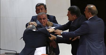 اخبار,اخبار بین الملل , درگیری نمایندگان در مجلس ملی ترکیه