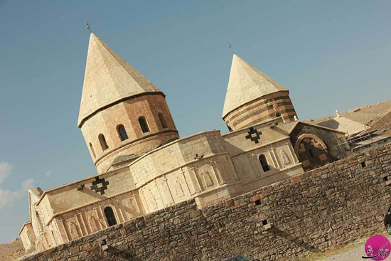 قدیمی ترین و پرنقش و نگارترین کلیسا در ایران