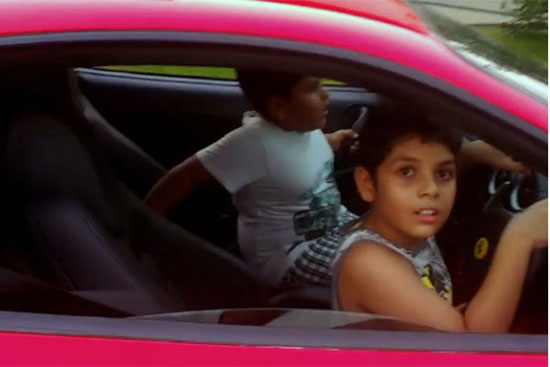 فیلم: رانندگی پسر ۹ ساله با فراری!